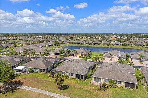 House in Sun City Center, Florida 2 bedrooms, 138.7 sq.m. № 2166075 - photo 5