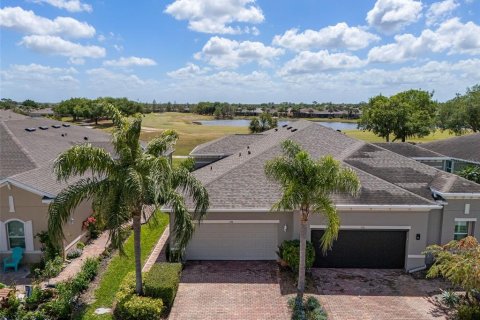 House in Sun City Center, Florida 2 bedrooms, 138.7 sq.m. № 2166075