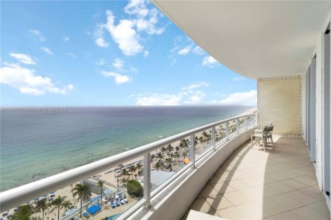 Condo in Fort Lauderdale, Florida, 1 bedroom № 2025047 - photo 27