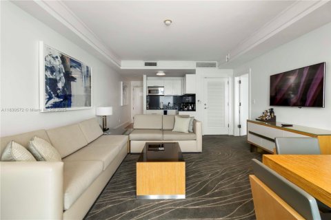 Condo in Fort Lauderdale, Florida, 1 bedroom № 2025047 - photo 13