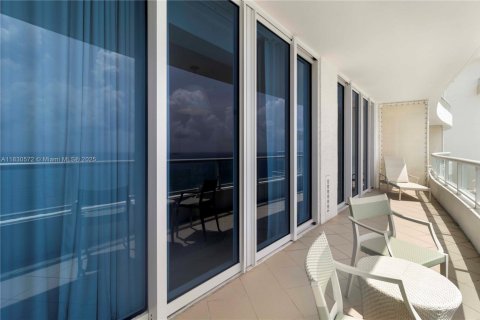 Condo in Fort Lauderdale, Florida, 1 bedroom № 2025047 - photo 24