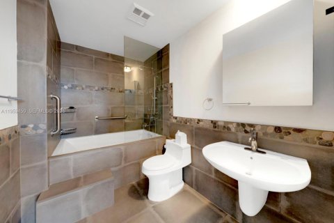 Condominio en alquiler en Miami, Florida, 2 dormitorios, 93.74 m2 № 2018158 - foto 9