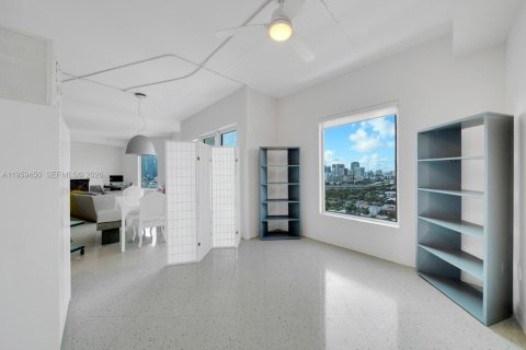 Condominio en alquiler en Miami, Florida, 2 dormitorios, 93.74 m2 № 2018158 - foto 6