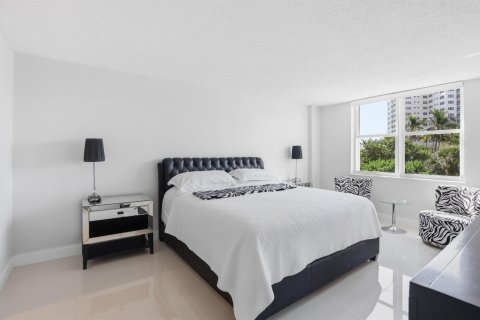 Condominio en venta en Lauderdale-by-the-Sea, Florida, 2 dormitorios, 130.06 m2 № 2077742 - foto 12