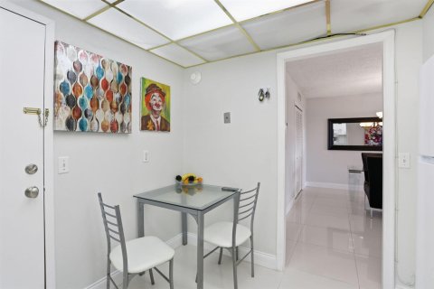 Condominio en venta en Lauderdale-by-the-Sea, Florida, 2 dormitorios, 130.06 m2 № 2077742 - foto 6
