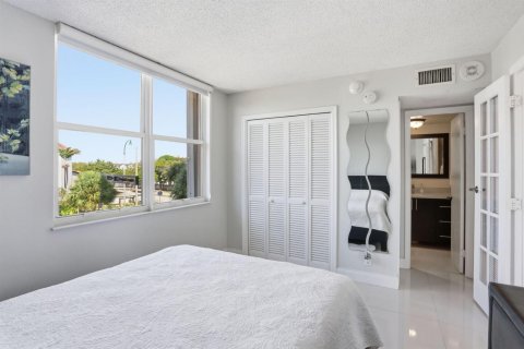 Condominio en venta en Lauderdale-by-the-Sea, Florida, 2 dormitorios, 130.06 m2 № 2077742 - foto 18