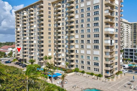 Condominio en venta en Lauderdale-by-the-Sea, Florida, 2 dormitorios, 130.06 m2 № 2077742 - foto 29