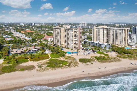 Condominio en Lauderdale-by-the-Sea, Florida, 2 dormitorios  № 2077742