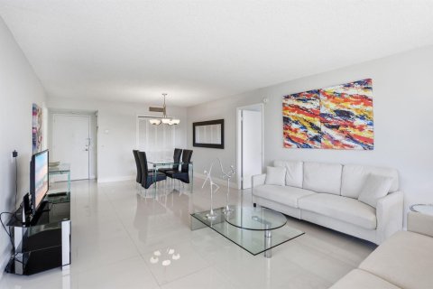 Condominio en venta en Lauderdale-by-the-Sea, Florida, 2 dormitorios, 130.06 m2 № 2077742 - foto 9