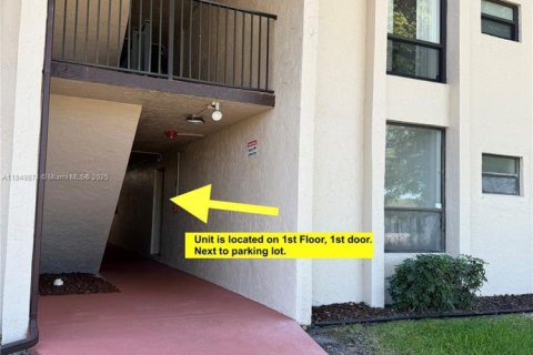 Condo in Tamarac, Florida, 2 bedrooms  № 2012651 - photo 29