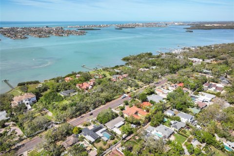 House in Saint Petersburg, Florida 3 bedrooms, 175.21 sq.m. № 2142089 - photo 2