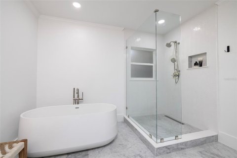 House in Saint Petersburg, Florida 3 bedrooms, 175.21 sq.m. № 2142089 - photo 25