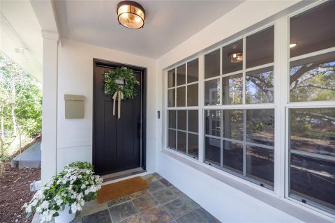 House in Saint Petersburg, Florida 3 bedrooms, 175.21 sq.m. № 2142089 - photo 5