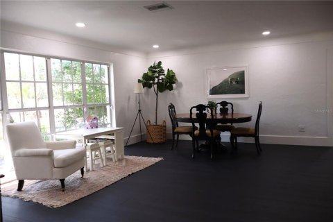 House in Saint Petersburg, Florida 3 bedrooms, 175.21 sq.m. № 2142089 - photo 20