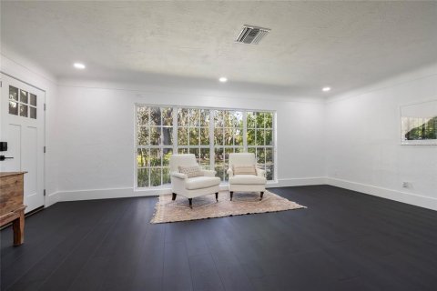 House in Saint Petersburg, Florida 3 bedrooms, 175.21 sq.m. № 2142089 - photo 18