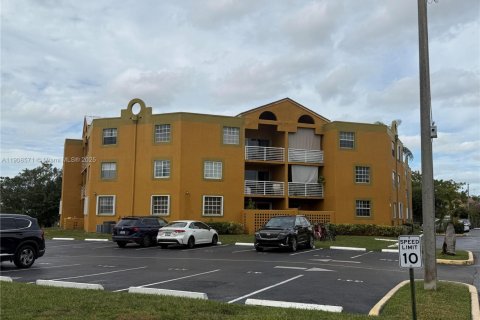Condominio en Miami, Florida, 2 dormitorios  № 2012823