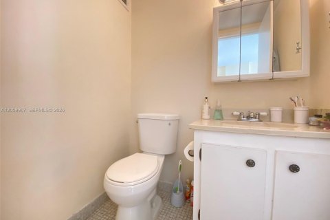 Condominio en alquiler en Sunny Isles Beach, Florida, 1 dormitorio, 71.26 m2 № 2264568 - foto 19