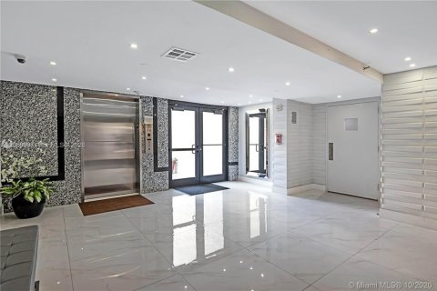 Condominio en alquiler en Sunny Isles Beach, Florida, 1 dormitorio, 71.26 m2 № 2264568 - foto 9