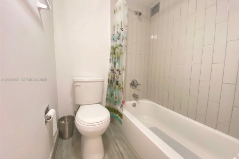 Condominio en alquiler en Sunny Isles Beach, Florida, 1 dormitorio, 71.26 m2 № 2264568 - foto 13