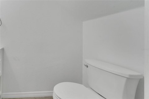 Condo in Palm Harbor, Florida, 2 bedrooms  № 1915033 - photo 18