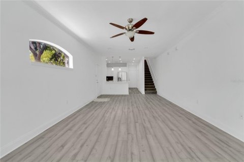 Condo in Palm Harbor, Florida, 2 bedrooms  № 1915033 - photo 7