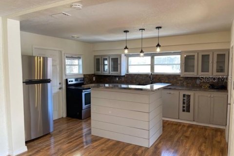 Villa ou maison à louer à Tampa, Floride: 3 chambres, 107.4 m2 № 2212917 - photo 3
