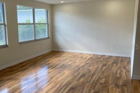 Villa ou maison à louer à Tampa, Floride: 3 chambres, 107.4 m2 № 2212917 - photo 4