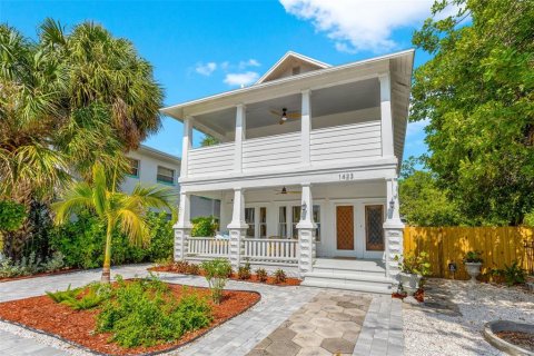 House in Saint Petersburg, Florida 4 bedrooms, 205.13 sq.m. № 2396306 - photo 4