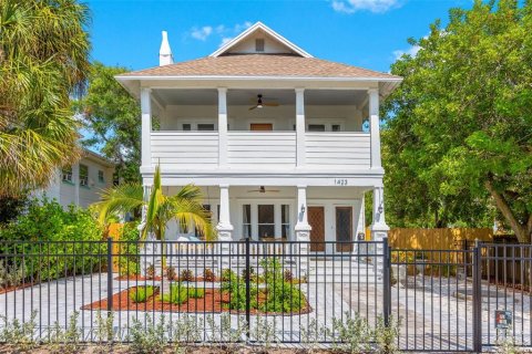 House in Saint Petersburg, Florida 4 bedrooms, 205.13 sq.m. № 2396306 - photo 5