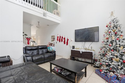 Купить таунхаус в Дания-Бич, Флорида 3 спальни, 180.88м2, № 1998250 - фото 5