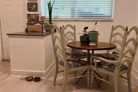 Снять в аренду виллу или дом в Майами-Бич, Флорида 2 спальни, 95.04м2, № 1972732 - фото 4