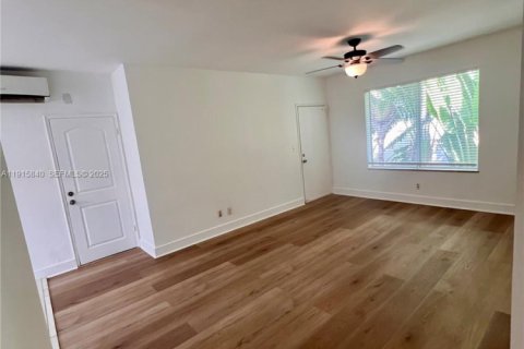 Снять в аренду виллу или дом в Майами-Бич, Флорида 2 спальни, 95.04м2, № 1972732 - фото 13