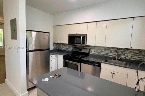 Снять в аренду виллу или дом в Майами-Бич, Флорида 2 спальни, 95.04м2, № 1972732 - фото 22