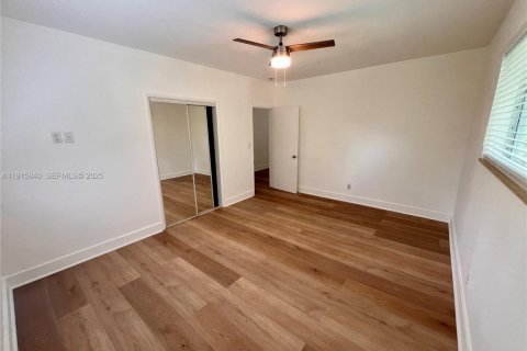 Снять в аренду виллу или дом в Майами-Бич, Флорида 2 спальни, 95.04м2, № 1972732 - фото 10