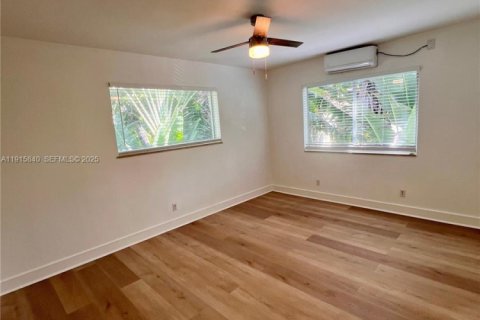 Снять в аренду виллу или дом в Майами-Бич, Флорида 2 спальни, 95.04м2, № 1972732 - фото 12