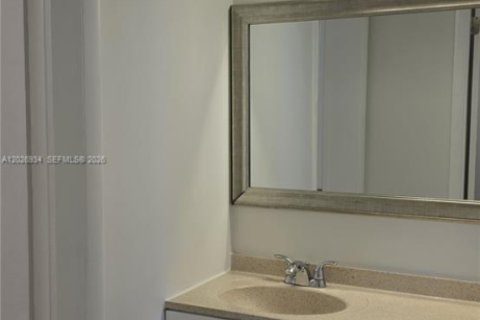 Copropriété à louer à Miami, Floride: 1 chambre, 76.74 m2 № 2183285 - photo 5