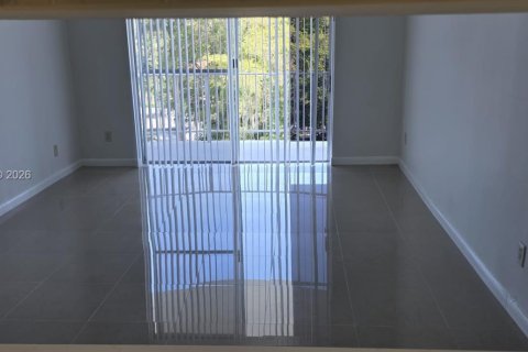 Copropriété à louer à Miami, Floride: 1 chambre, 76.74 m2 № 2183285 - photo 2