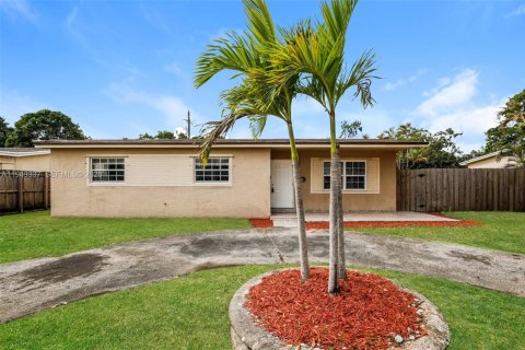 Дом в Холливуд, Флорида 3 спальни, 103.4м2 № 2005145