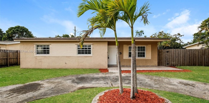 Дом в Холливуд, Флорида 3 спальни, 103.4м2 № 2005145