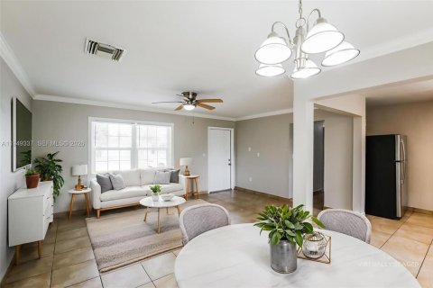 Снять в аренду виллу или дом в Холливуд, Флорида 3 спальни, 103.4м2, № 2005145 - фото 7