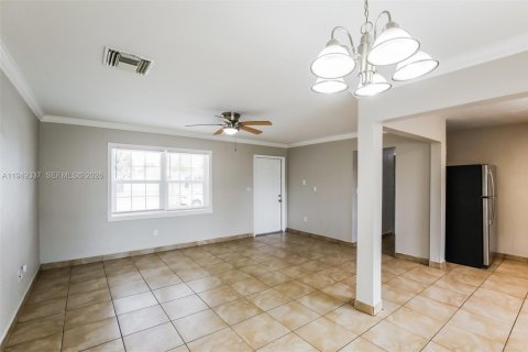 Снять в аренду виллу или дом в Холливуд, Флорида 3 спальни, 103.4м2, № 2005145 - фото 6