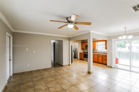 Снять в аренду виллу или дом в Холливуд, Флорида 3 спальни, 103.4м2, № 2005145 - фото 5