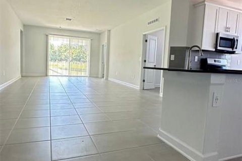 Casa en alquiler en Davenport, Florida, 3 dormitorios, 195.93 m2 № 1910007 - foto 2