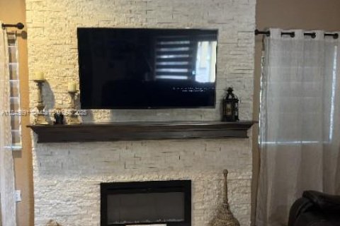 Casa en venta en Miami Lakes, Florida, 4 dormitorios, 198.72 m2 № 1845990 - foto 9