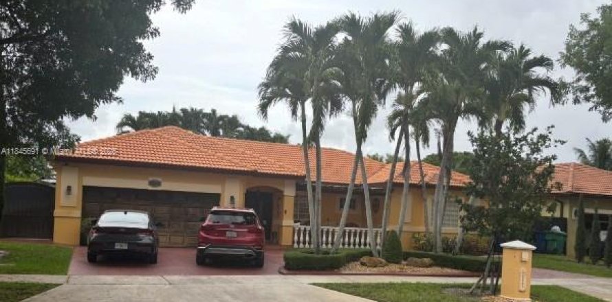 Casa en Miami Lakes, Florida 4 dormitorios, 198.72 m2 № 1845990