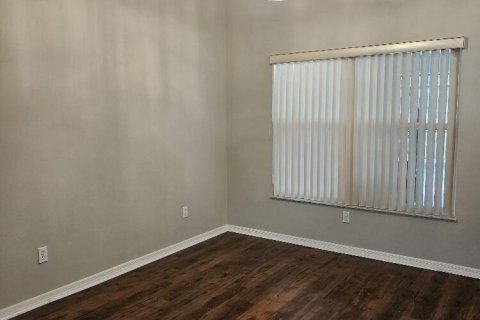 House in Sebastian, Florida 3 bedrooms, 147.25 sq.m. № 2084101 - photo 11