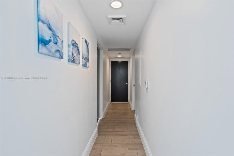 Copropriété à vendre à Miami Beach, Floride: 2 chambres, 101.08 m2 № 1957136 - photo 7