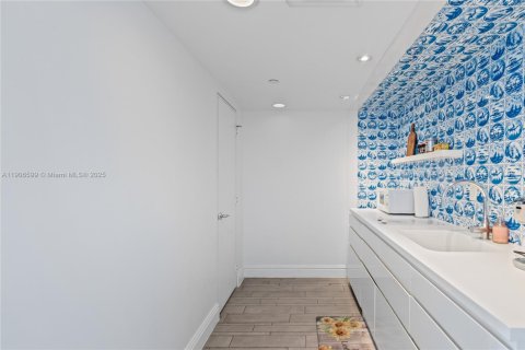 Copropriété à vendre à Miami Beach, Floride: 2 chambres, 101.08 m2 № 1957136 - photo 8