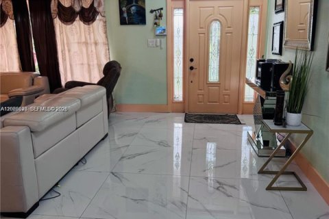 Villa ou maison à vendre à Plantation, Floride: 4 chambres, 164.81 m2 № 2294327 - photo 11