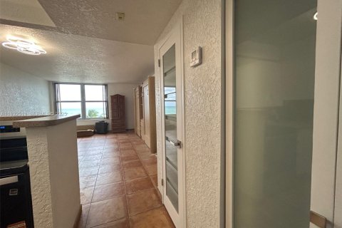 Condominio en alquiler en Miami Beach, Florida, 1 dormitorio, 67.45 m2 № 1992089 - foto 6